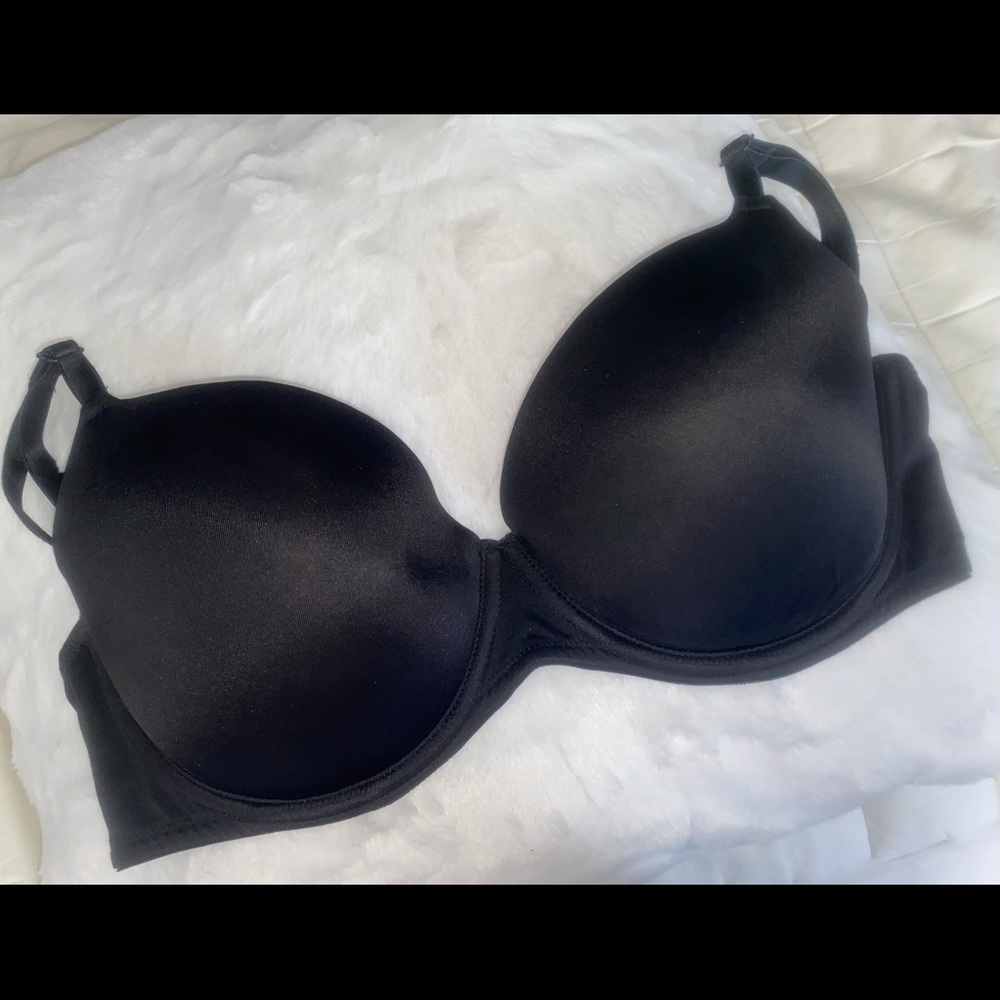 PINK wear everywhere lightly lined bra 🖤